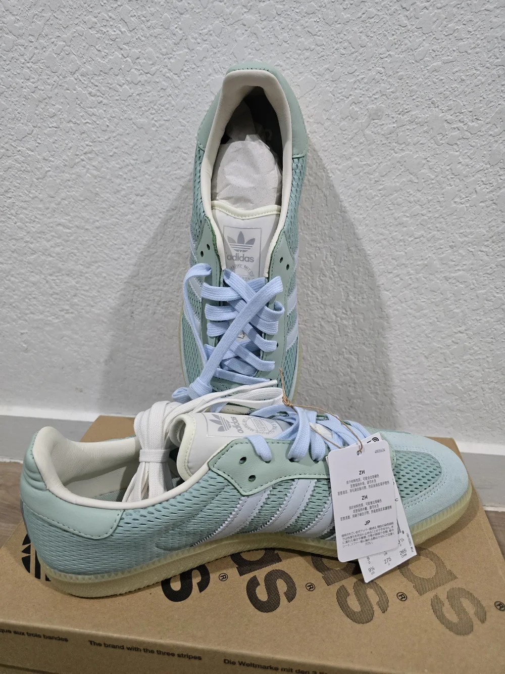 Adidas men’s Mint Green Samba Style Sneakers